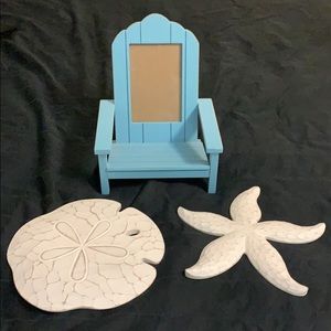 Beach style room decor